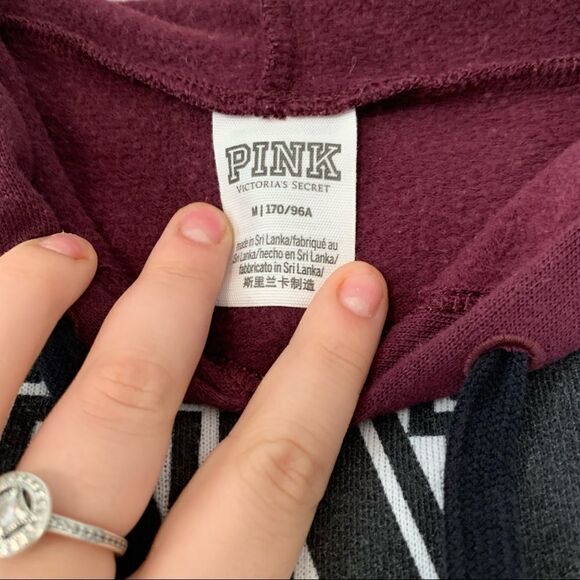 Victoria’s Secret PINK MAROON SWEATSHIRT With HOOD - Picture 3 of 4